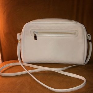 White Gucci crossbody ✨